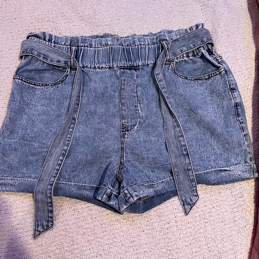 shorts w/ tie in front. never worn.